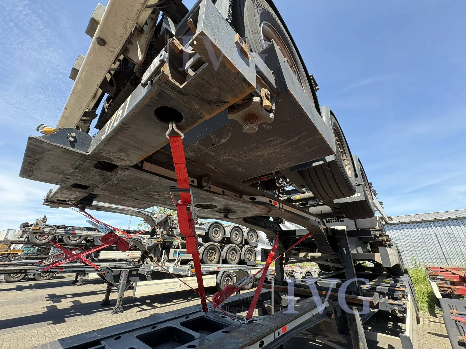 DA ATL/Containeraufbau KRONE SD